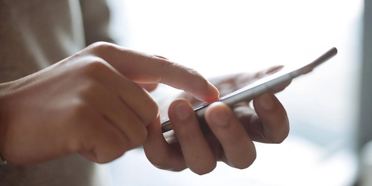 Mobil Uygulamalara Verilen Bilinçsiz İzinler Siber Güvenliği Riske Atıyor