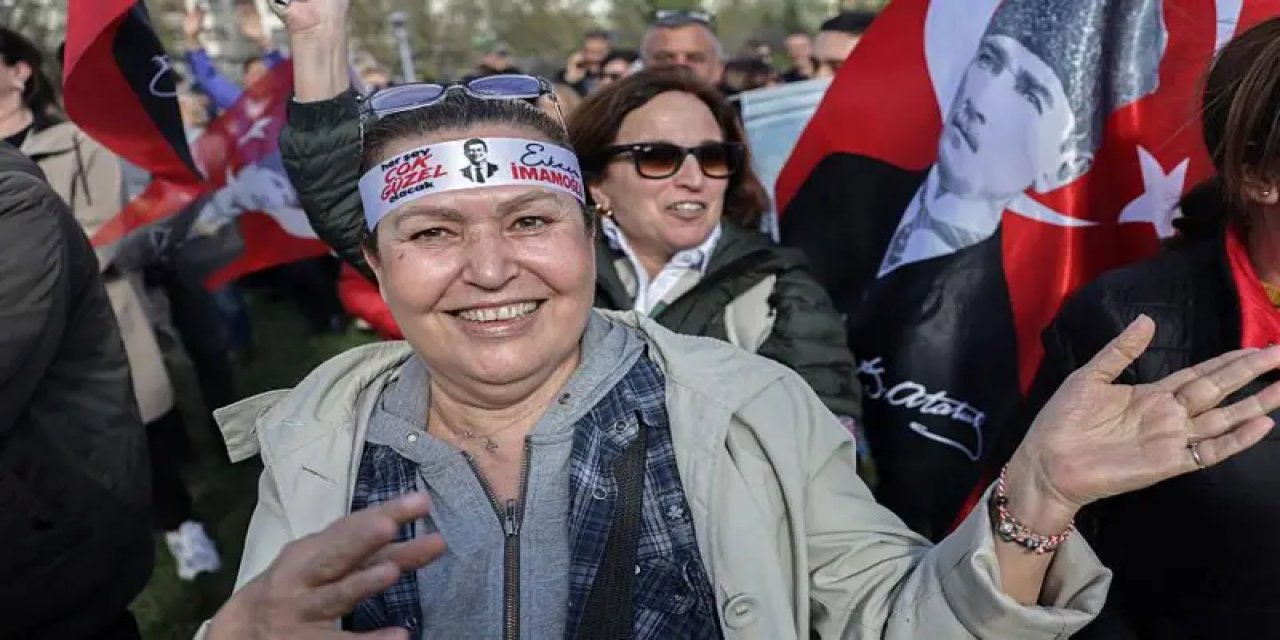 CHP lideri Özel, Erdoğan'ı 'Cuntacılıkla' Suçladı, AKP'li İsimler Tepki Gösterdi