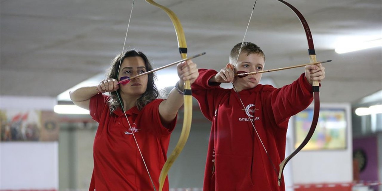 Oğlunun İsteğiyle Başladığı Okçuluk Sporunda Antrenör Oldu