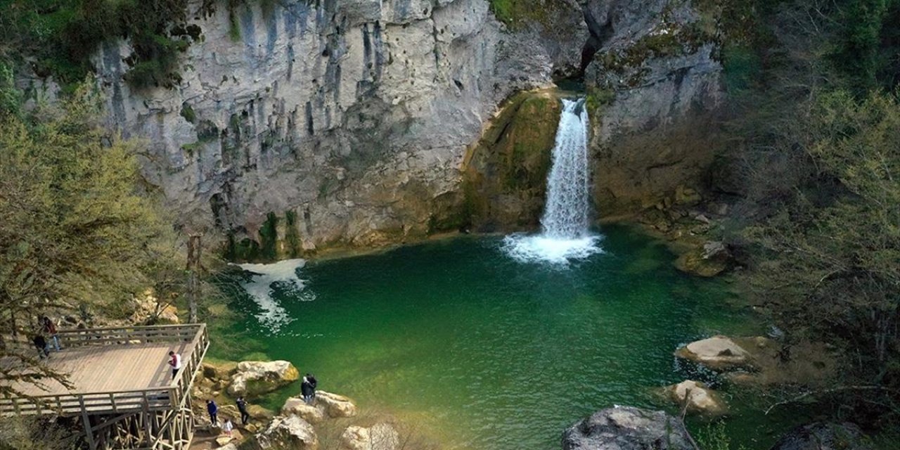 Kanyonları İle Ünlü Pınarbaşı, Bayram Tatilinde 20 Bini Aşkın Ziyaretçi Ağırladı