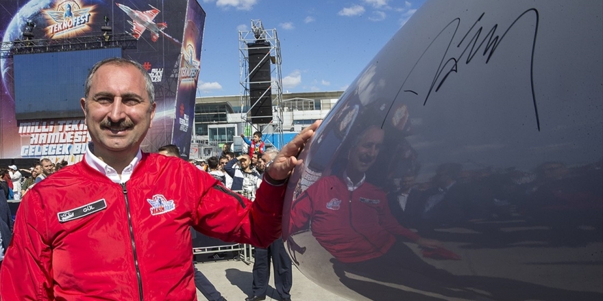 Adalet Bakanı Gül: Milli Teknolojiyle Türkiye'nin Uçuşunu Kimse Engelleyemeyecek
