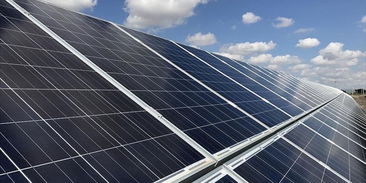 Kurak Alanlara Kurulan Ges'lerin Bitki Örtüsü Verimliliğini Yüzde 137 Arttırdığı Belirlendi