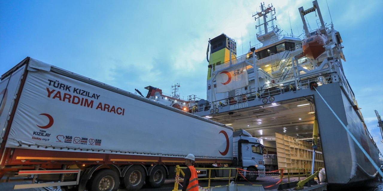 Türk Kızılay'ın Yardım Tırları Gazzeliler İçin Refah Sınır Kapısı'nda Bekliyor