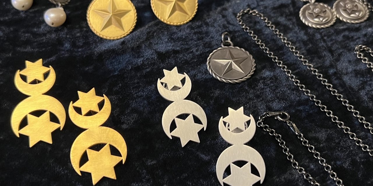 Mücevher Sanatçısı Suzi Dilara Yücel, Cumhuriyet'in 100. Yılına Özel Koleksiyon Hazırladı