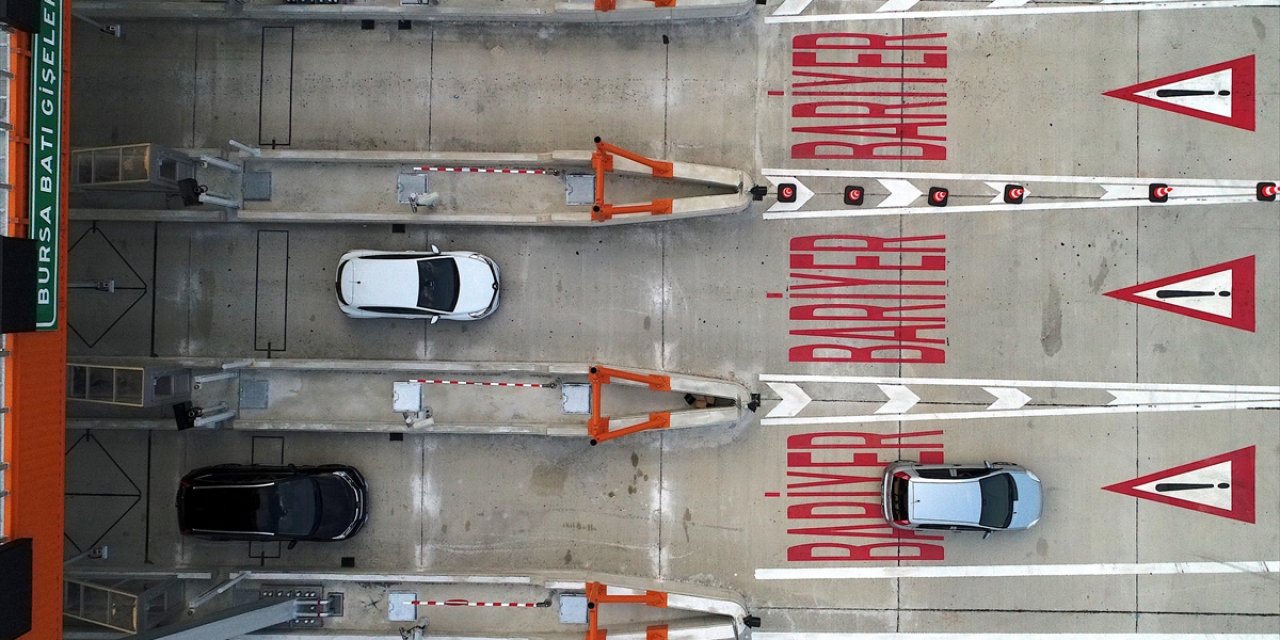 Hızlı Geçiş Sistemi'ni Geçen Yıl 526,4 Milyon Araç Kullandı