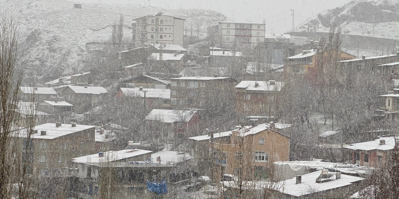 Hakkari'de Olumsuz Hava Koşulları Nedeniyle Eğitime Bugün Ara Verildi