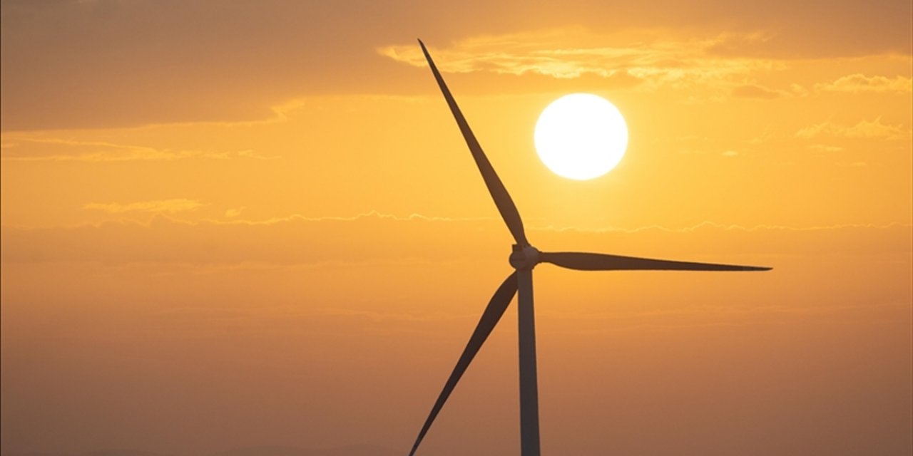 Türkiye'nin Elektrik Üretiminde Rüzgar ve Güneş, Yerli Kömürü "Kalıcı Şekilde" Geride Bıraktı