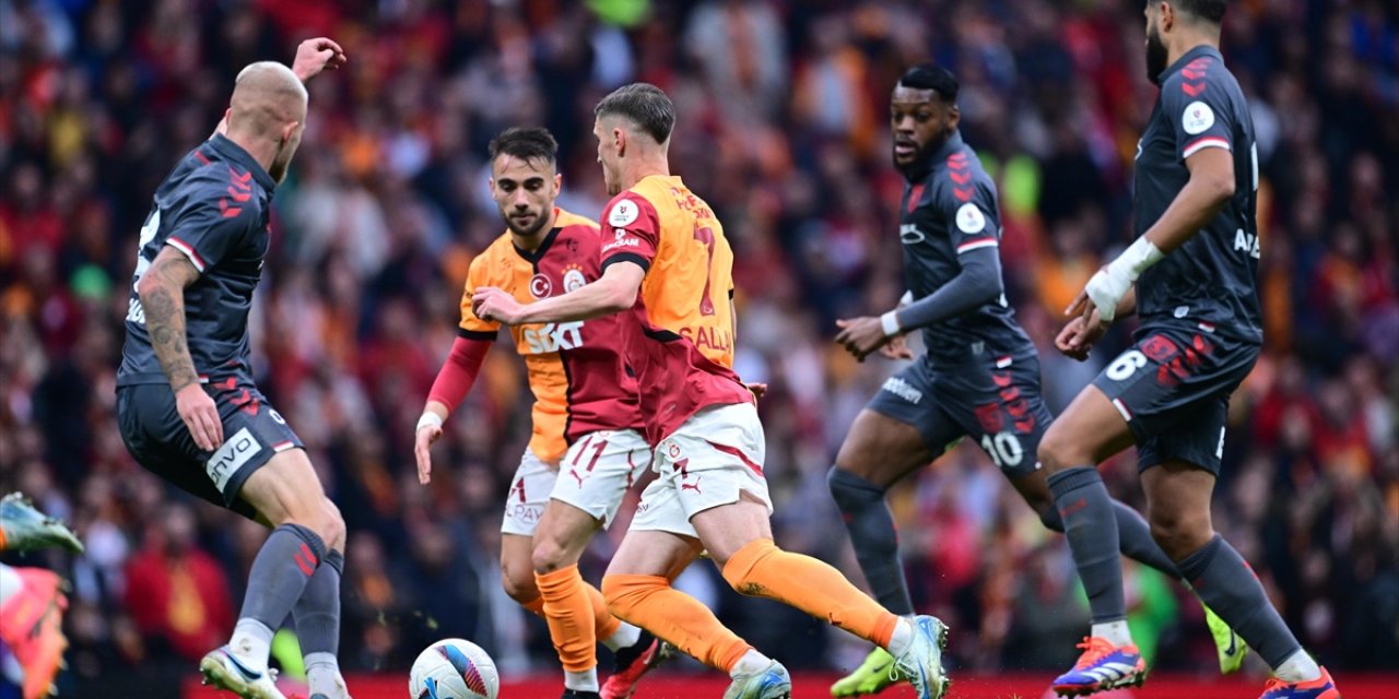 Lider Galatasaray, Süper Lig'de Yarın Samsunspor'a Konuk Olacak