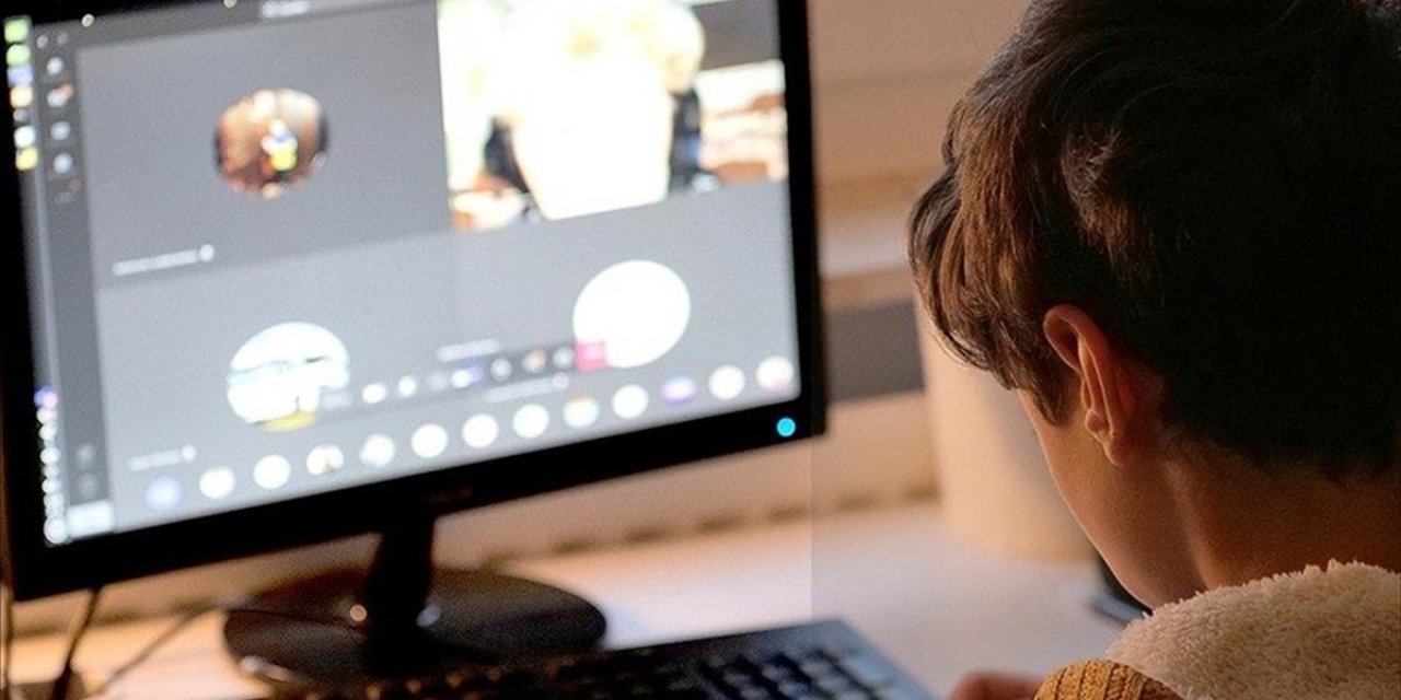 Aile ve Sosyal Hizmetler Bakanlığı Dijital Ortamda 2 Bin 545 Zararlı İçeriğe Müdahale Etti