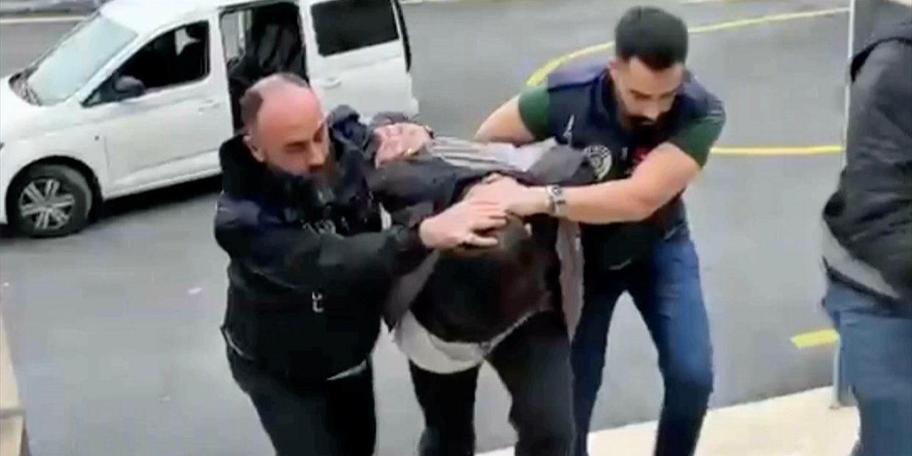 Kadıköy'deki Bıçaklı Saldırıda Ölen Minguzzi'nin Ailesini Tehdit Eden 5 Şüpheli Yakalandı