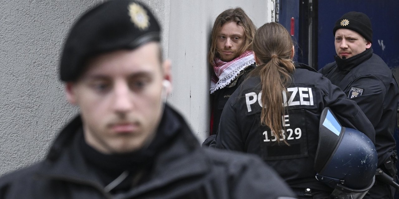 Almanya'nın 4 Yabancı Filistin Destekçisini Sınır Dışı Etmek İstemesi Tepkilere Yol Açtı