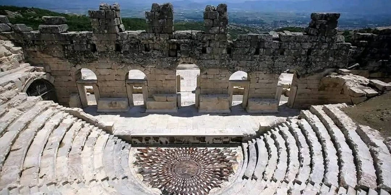 Kibyra Antik Kenti'ndeki Medusa Mozaiği Ziyarete Açıldı