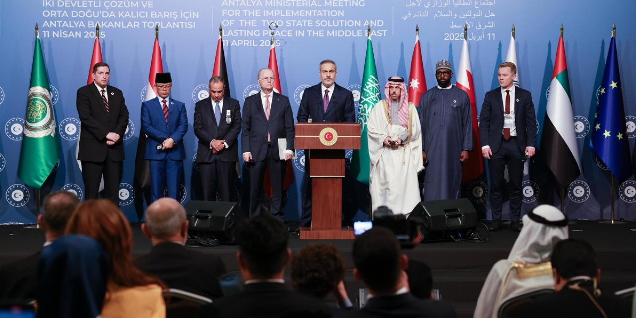 Dışişleri Bakanı Fidan: Filistinlileri Ana Vatanlarını Terk Etmeye Zorlayan Her Türlü Planı Reddediyoruz