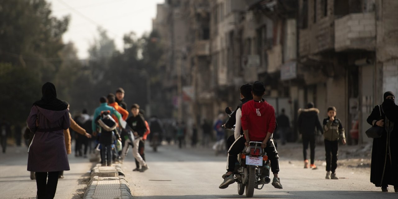 BM: Esed Rejiminin Devrilmesinin Ardından Yaklaşık 400 Bin Suriyeli Mülteci Geri Döndü