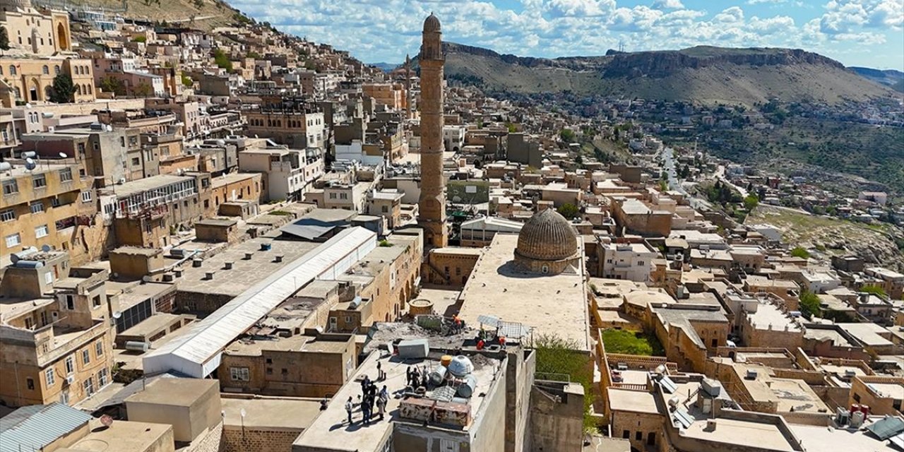 Tarihi Kent Mardin'in Dokusunu Bozan Betonarme Binaların Yıkımına Yeniden Başlandı
