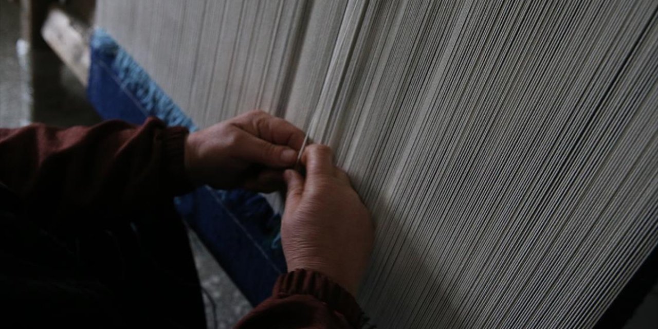 Tokat Halaçlı'da Kadınlar, 25 Yıldır Ara Verdikleri Halı Dokumacılığına Yeniden Başladı