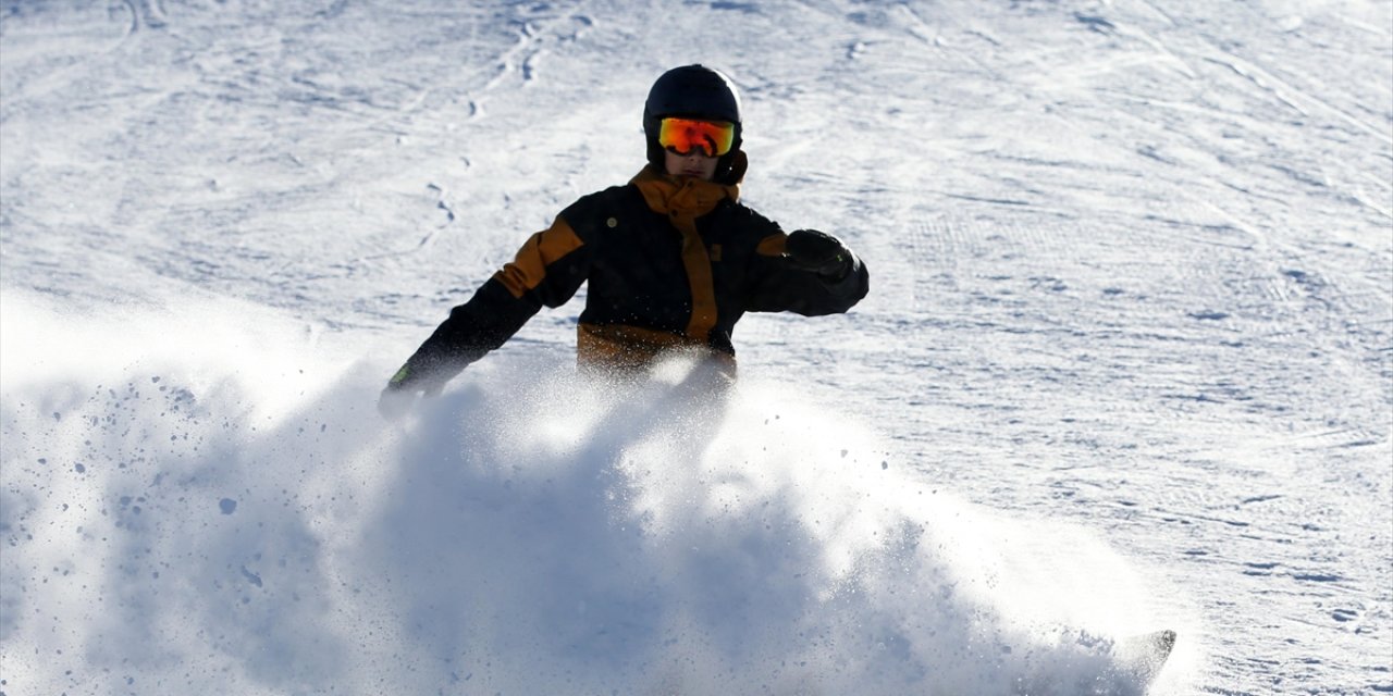 Kayak Merkezlerinde En Fazla Kar Kalınlığı 100 Santimetreyle Palandöken'de Ölçüldü