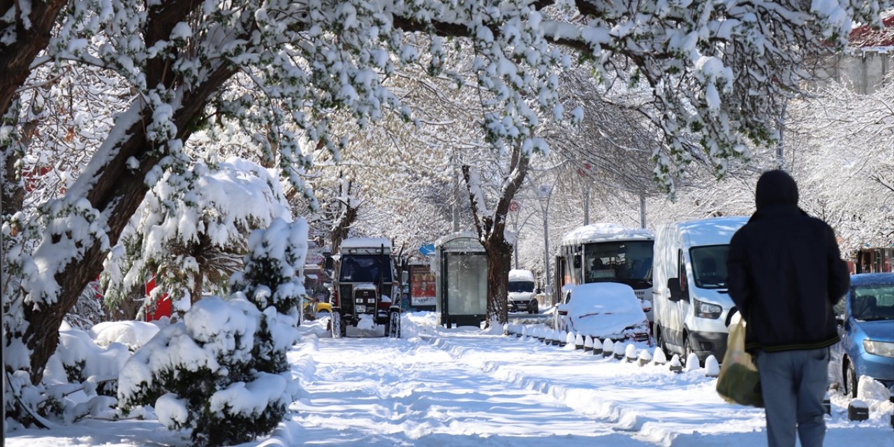 Bazı İllerde Kar ve Soğuk Hava Etkisini Sürdürüyor