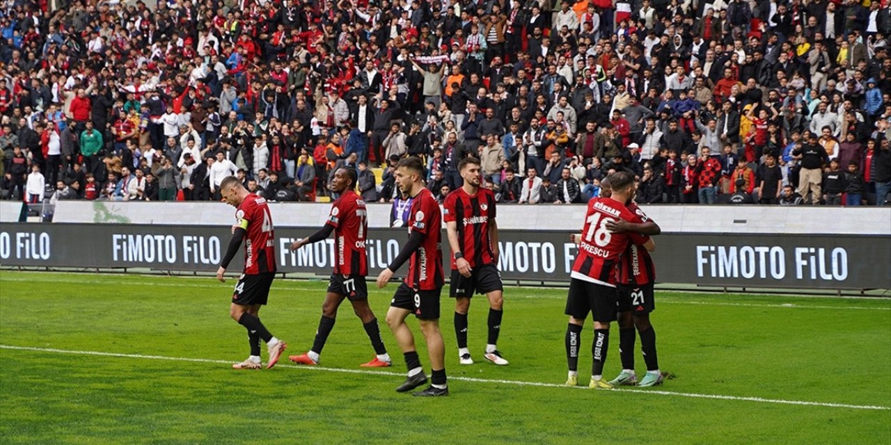 Gaziantep FK Evinde Farklı, Deplasmanda Farklı
