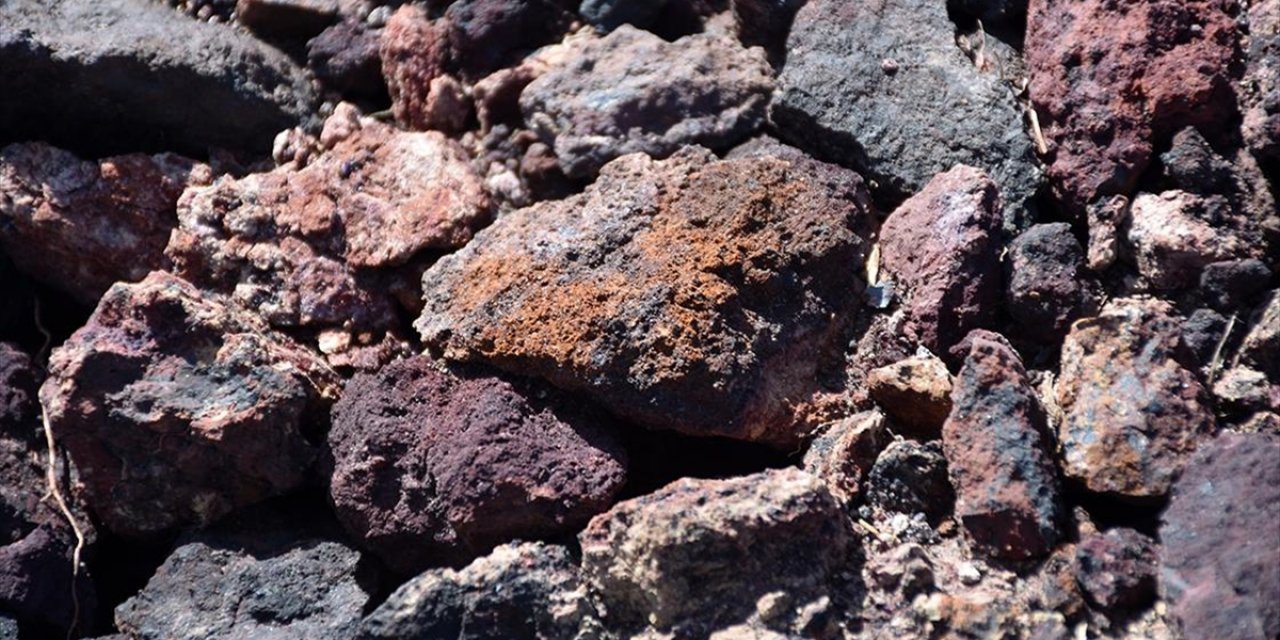 Çin-ABD Geriliminde Nadir Toprak Elementleri Ağırlığını Koruyor