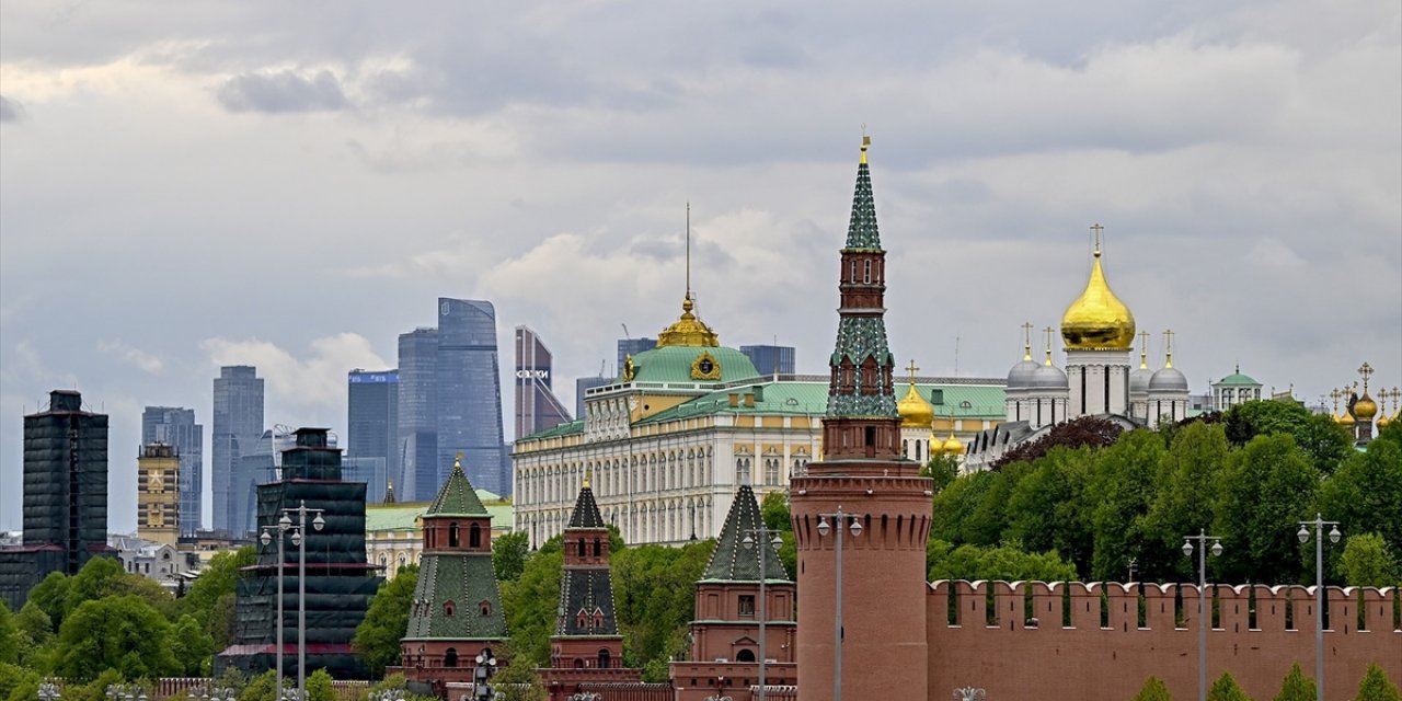 Kremlin: Rusya İle ABD, Ukrayna'da Barışın Sağlanmasına Yönelik Yoğun Çalışıyor