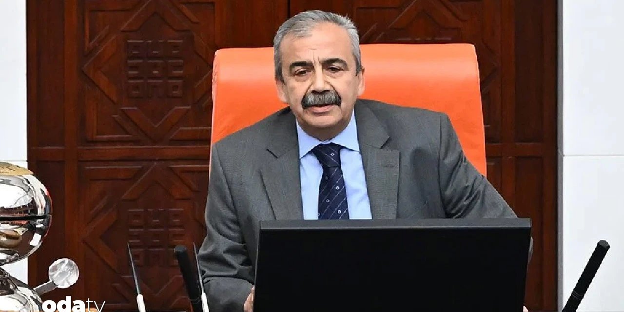 Sırrı Süreyya Önder Kalp Krizi Geçirdi