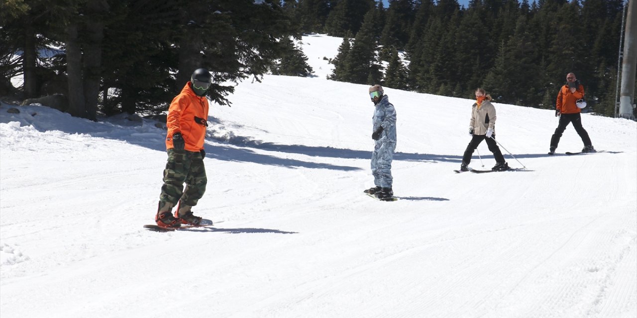 Uludağ'da Nisan Ortasında Kayak Keyfi