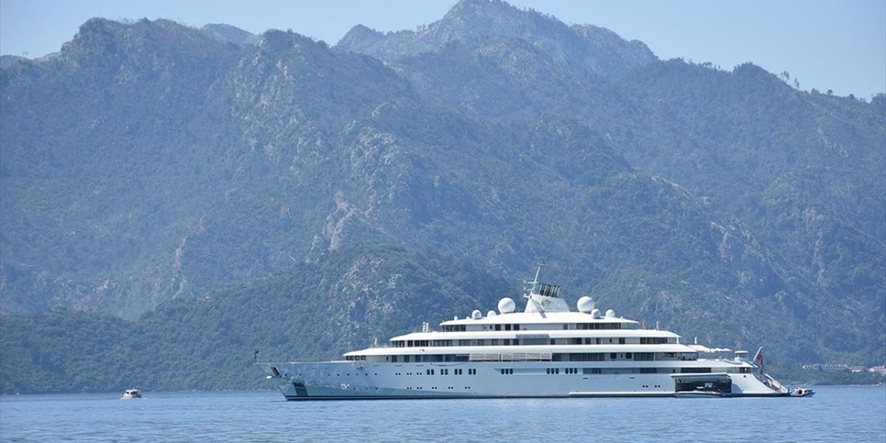 Mega Yat "Golden Odyssey" Marmaris Körfezi'ne Demirledi