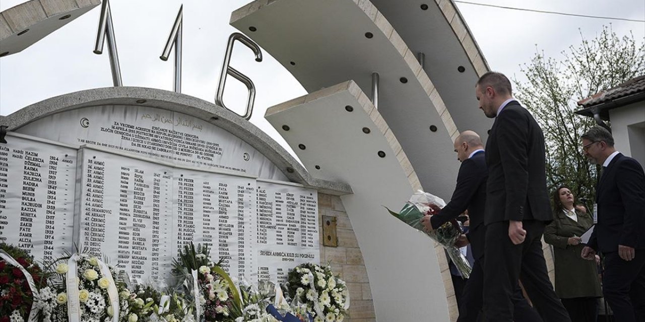 Bosna Hersek'teki Ahmiçi Katliamı'nın 32. Yılında Hayatını Kaybedenler Anıldı