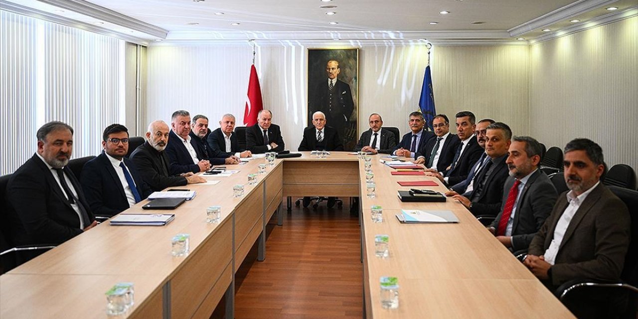 İşçi ve İşveren Heyetleri Kamu İşçisinin Sözleşme Görüşmeleri Kapsamında Toplandı