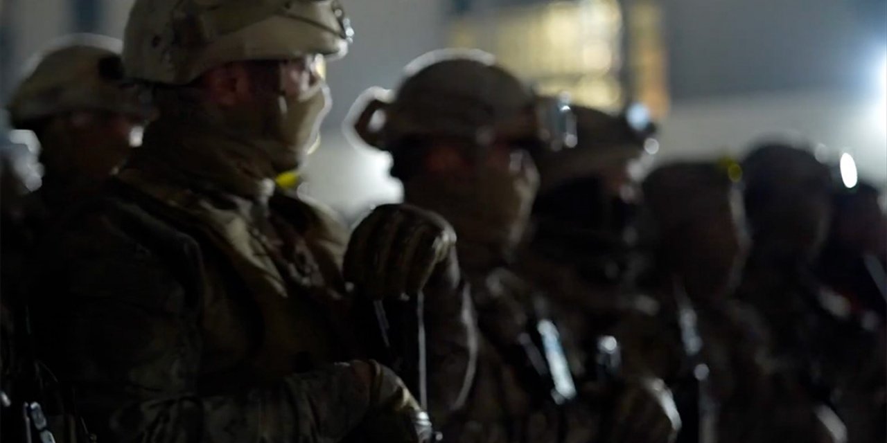 Uyuşturucu Satıcılarına Yönelik "Narkokapan-ankara Operasyonu" Kapsamında 525 Şüpheli Gözaltına Alındı