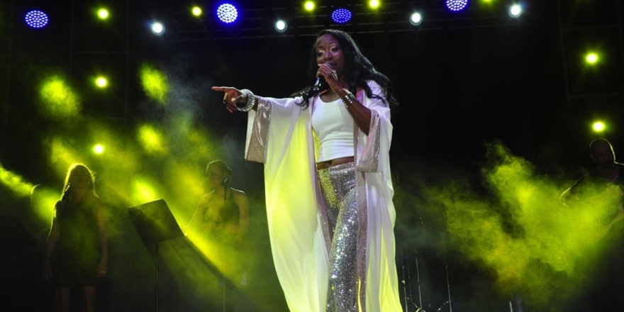 ABD'li Sanatçı Miles: Müslüman Olduğum İçin Son Derece Huzurluyum