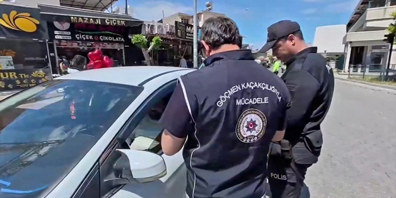 Yurt Genelindeki Denetimlerde 29 Göçmen Kaçakçısı İle 723 Düzensiz Göçmen Yakalandı