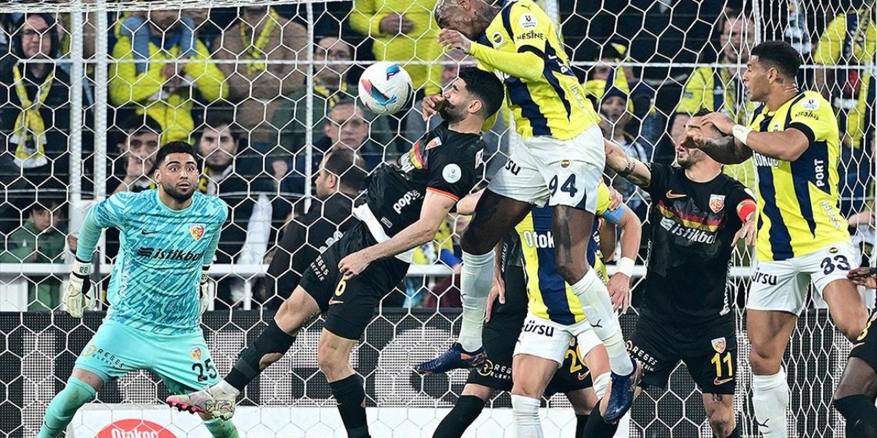 Fenerbahçe Şampiyonluk Şansını Zora Soktu