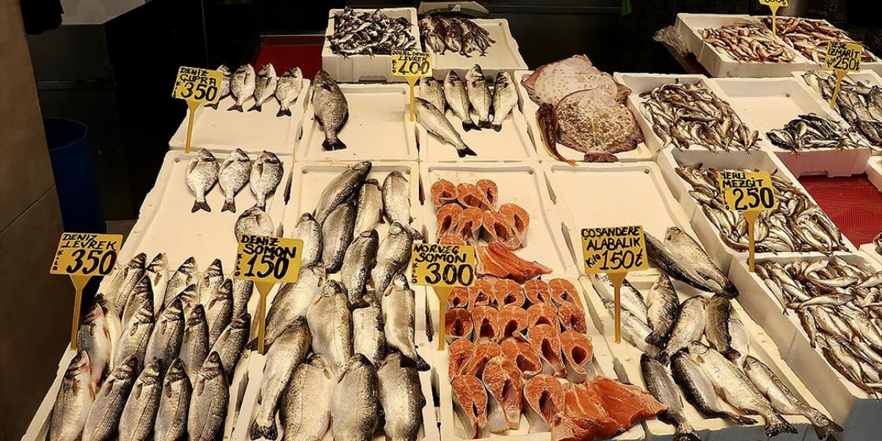 Trabzon'da Mezgit ve İstavrit Kilogramı 250 Liradan Satılıyor