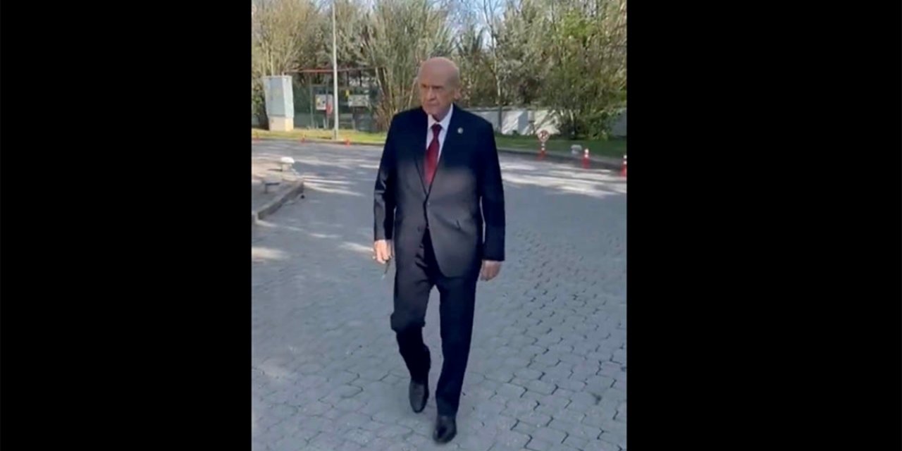 MHP, Bahçeli'nin Yürüyüş Esnasındaki Görüntülerini Paylaştı