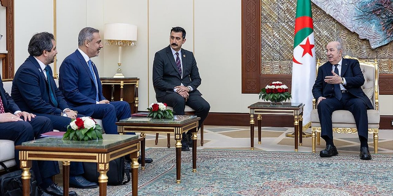Dışişleri Bakanı Fidan, Cezayir Cumhurbaşkanı Tebbun İle Görüştü