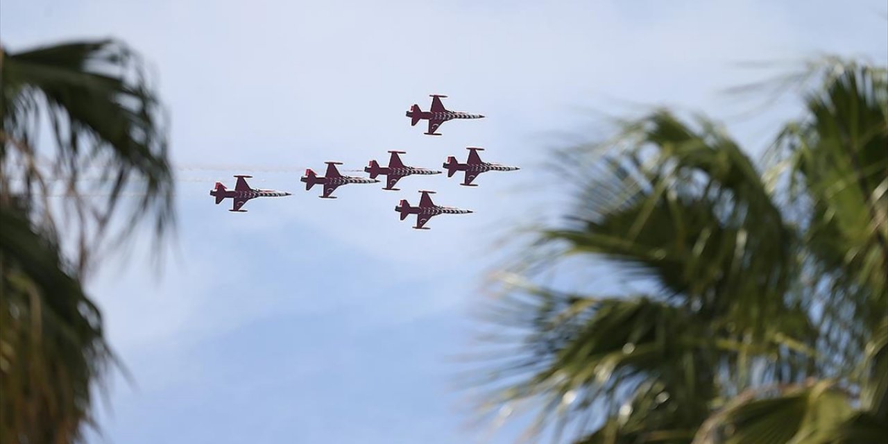 Türk Yıldızları, Antalya Semalarında Prova Uçuşu Yaptı