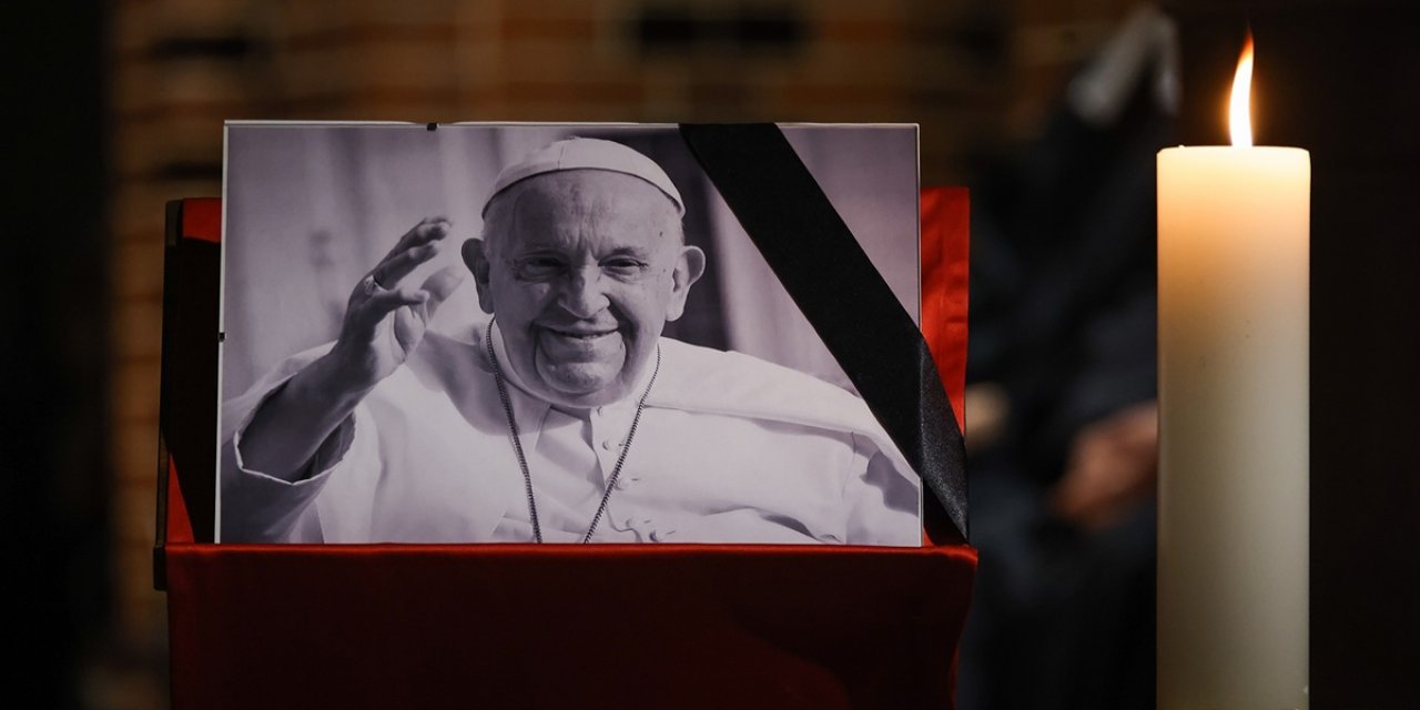 Vatikan'da Papa'nın Odaları Mühürlendi ve Makamın Boş Olduğu İlan Edildi