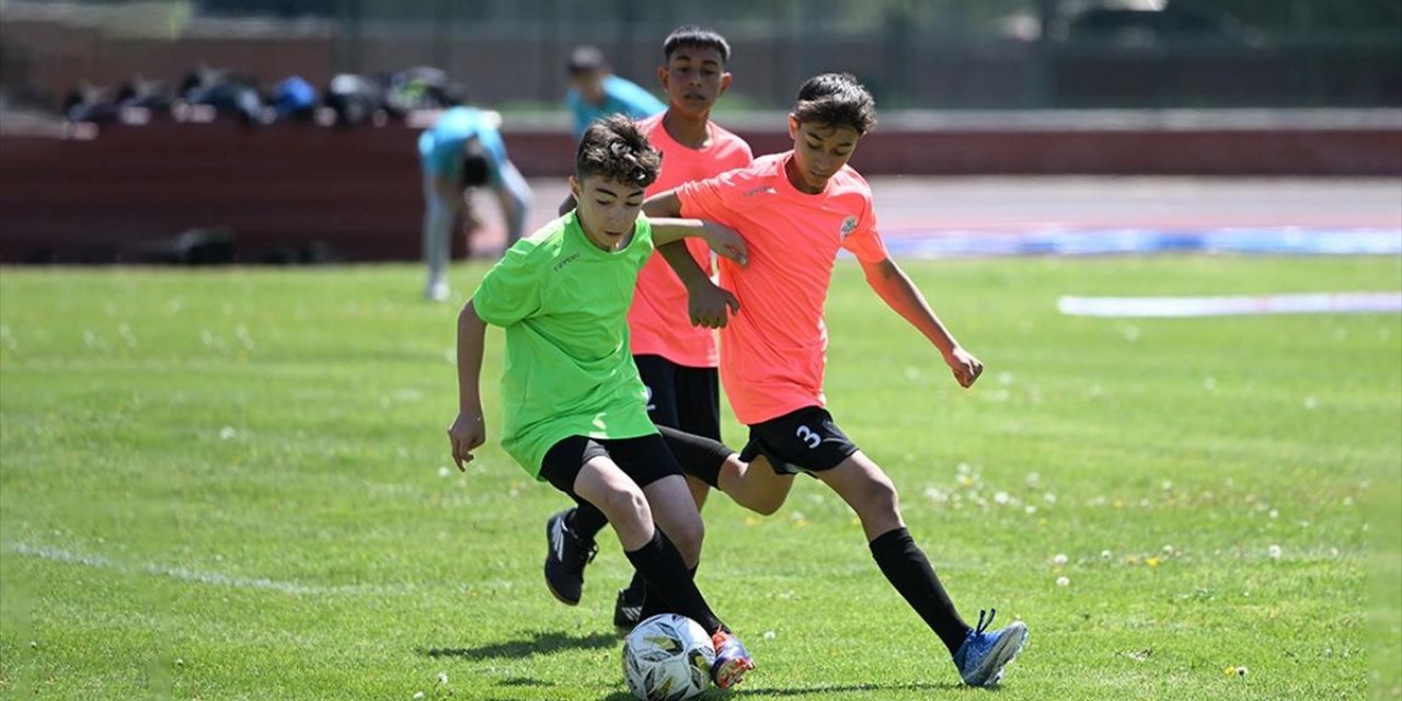 Edirne'de "Okuldan Spora" ve "Mahalle Ligi" Projeleri Akademik Başarıyı Artırdı