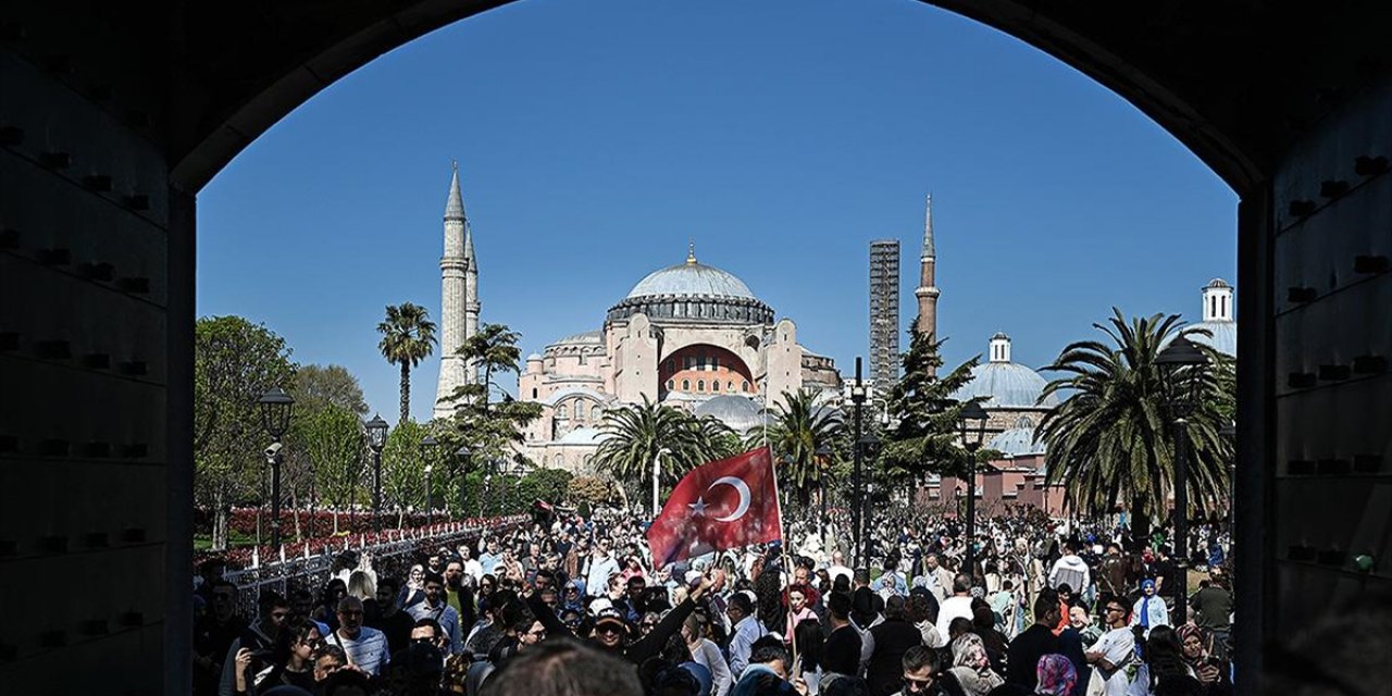 Türkiye'ye En Fazla Turist İran Ve Rusya’dan Geldi