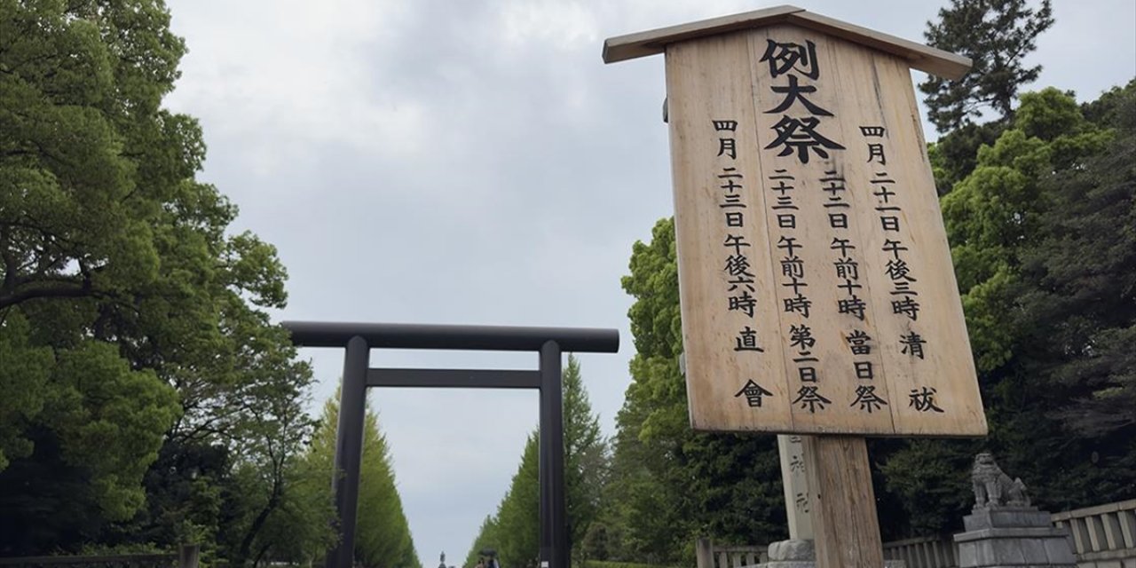 Çin, Japonya Başbakanı İşiba'nın Yasukuni Tapınağı'na Adak Göndermesini Protesto Etti