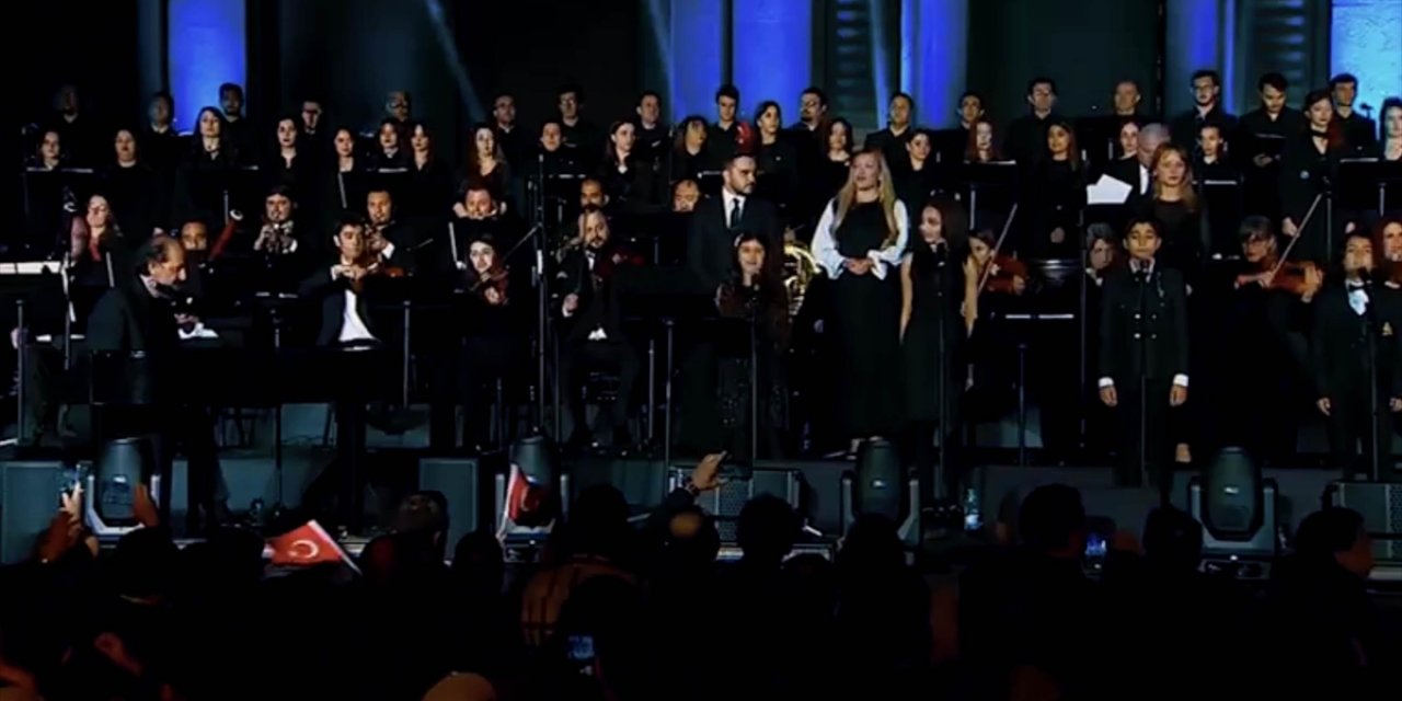 Yücel Arzen "23 Nisan Marşı"na Klip Çekti