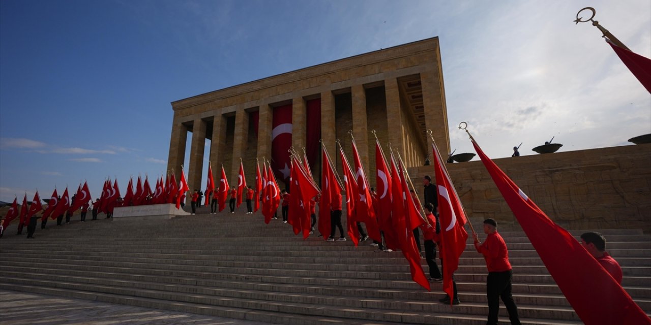 Futbol Kulüplerinden 23 Nisan Ulusal Egemenlik ve Çocuk Bayramı Mesajları