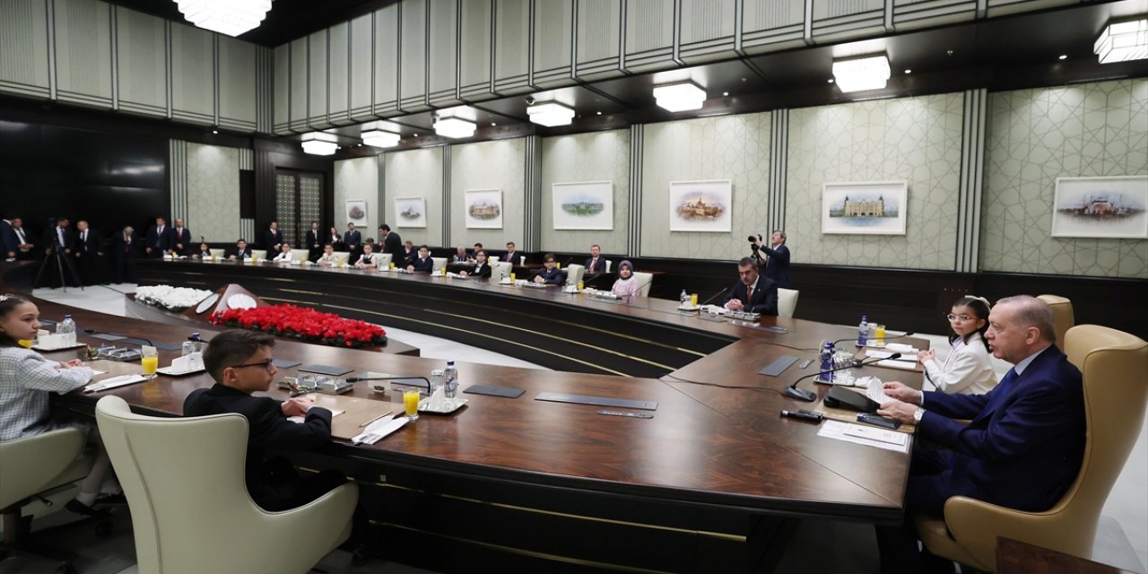 Cumhurbaşkanı Erdoğan, Çocukları Kabul Etti