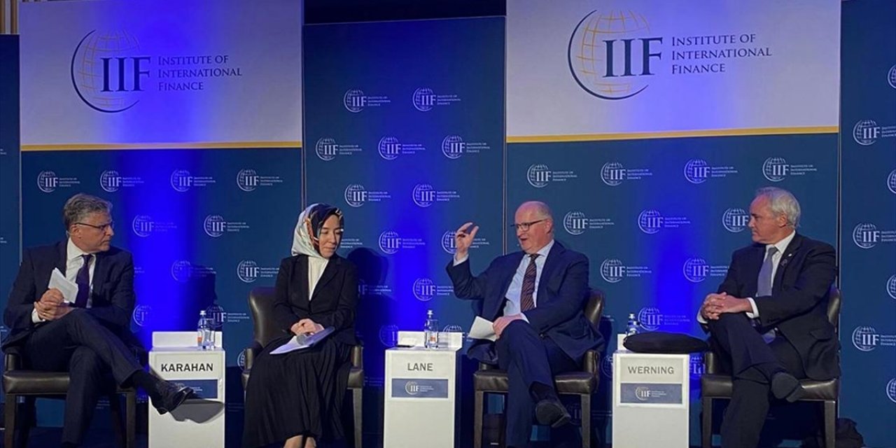 TCMB Başkan Yardımcısı Hatice Karahan, Para Politikasında Sıkı Duruşa Odaklanacaklarına İşaret Etti