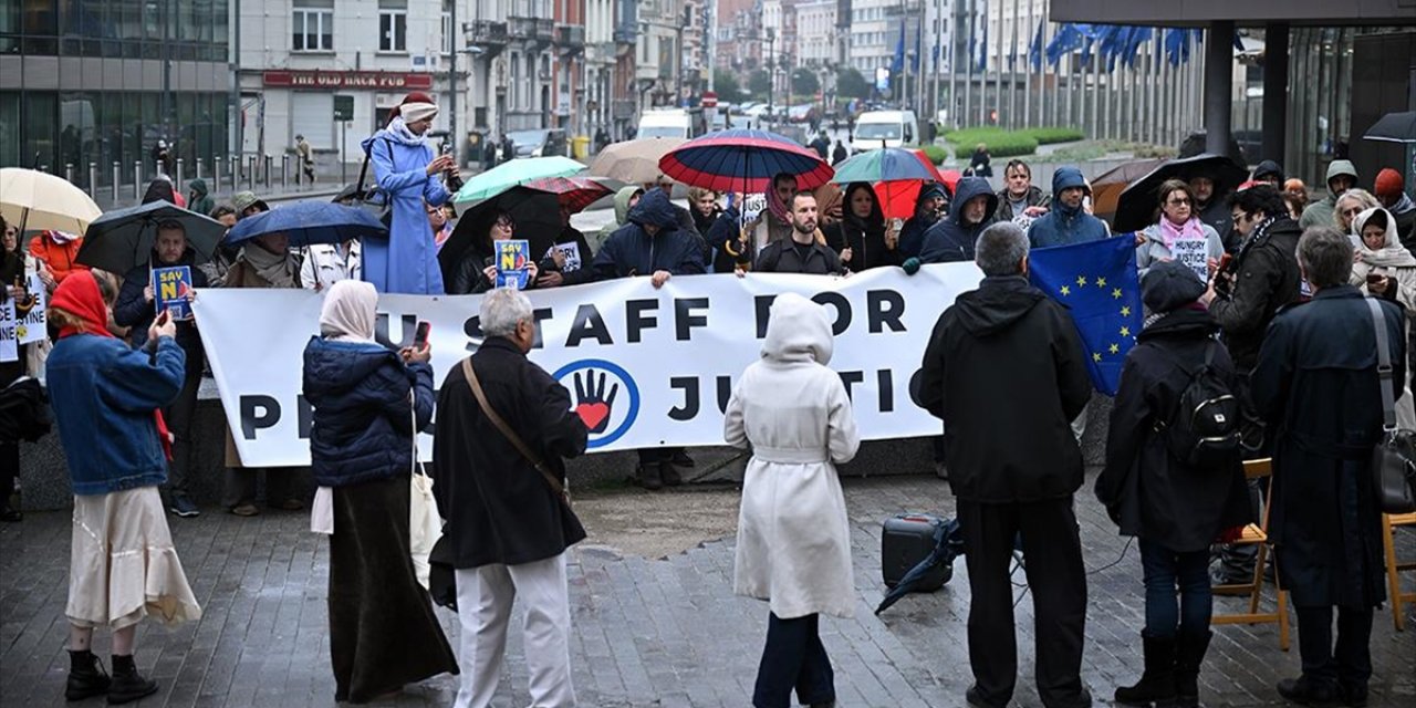 AB Çalışanlarından "Filistin'de Adalet" İçin Açlık Grevi Yapan Göstericilerle Ortak Eylem