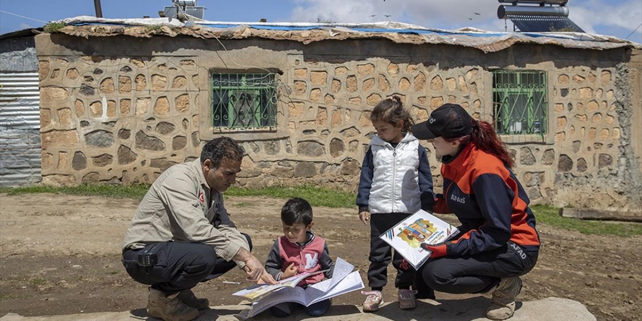 Afad Ekiplerinden Tunceli'nin Köylerinde Afet Farkındalığı Seferberliği