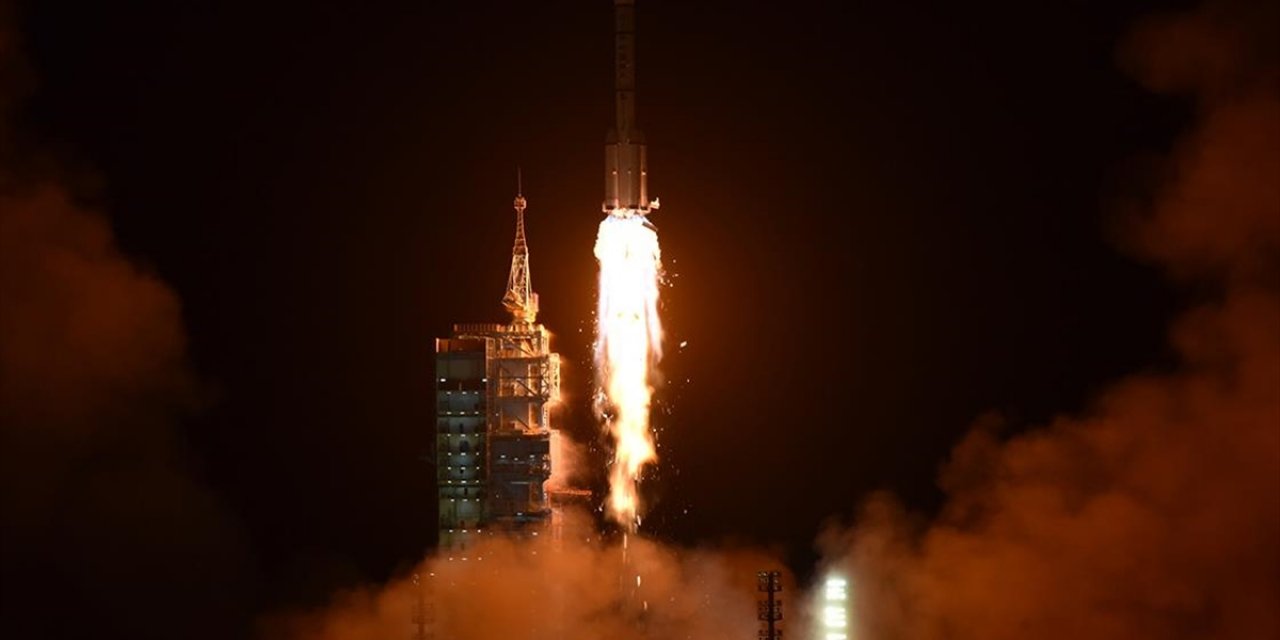 Çin, Uzay İstasyonuna Yeni Taykonot Ekibini Yolladı