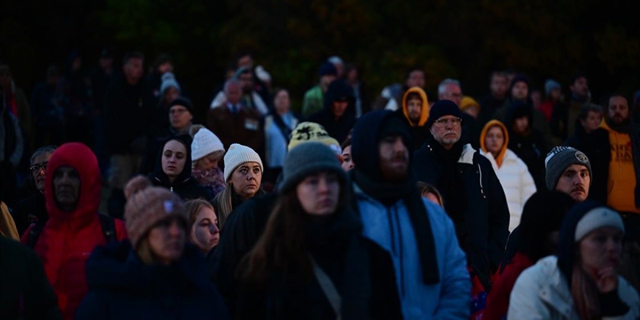 Anzak Koyu'nda "Şafak Ayini" Yapıldı